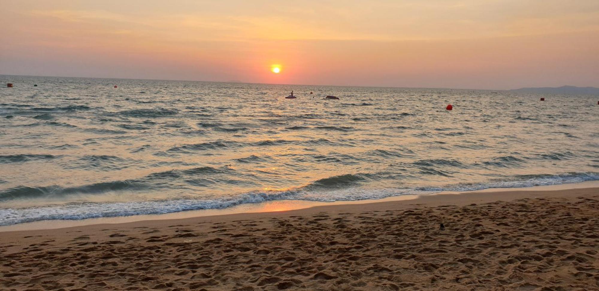 Dusit Grand Condo View Bãi biển Jomtien Ngoại thất bức ảnh